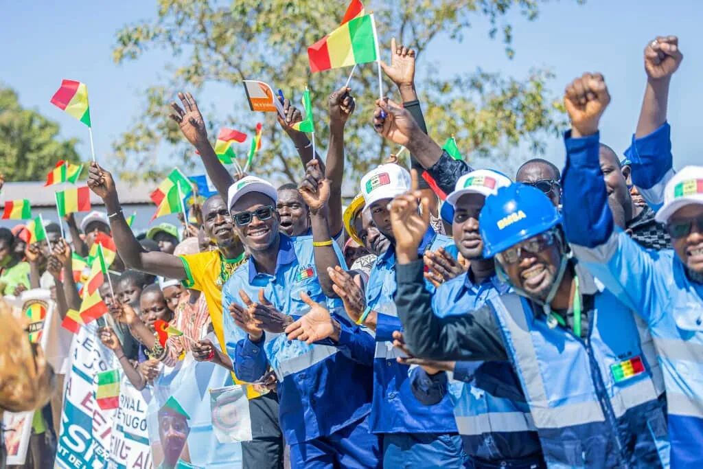 1764748949518131.jpg 3-4.jpg