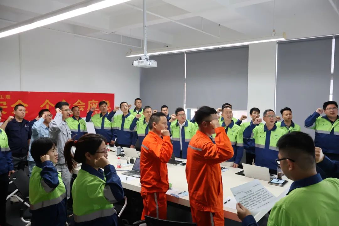 ��˹����ʵ��չ���徲�����¡��